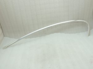 Oriģinālā BMW 5. sērijas F10 durvju aizmugurējā kreisā augšējā hroma apdare 51357182299 7182299