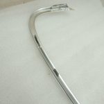 Oriģinālā BMW 5. sērijas F10 aizmugurējā labā durvju līstes augšējā hroma daļa 51357182300 7182300