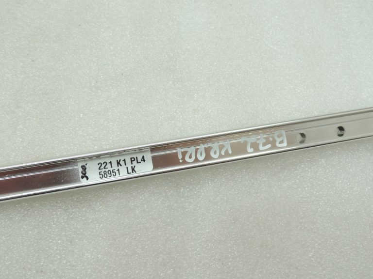 Oriģinālā BMW 5. sērijas F10 F11 F11 F18 durvju līstes priekšējais kreisais augšējais hromēts 51337182281 7182281