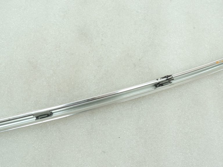 Oriģinālā BMW 5. sērijas F10 F11 F11 F18 durvju līstes priekšējais kreisais augšējais hromēts 51337182281 7182281