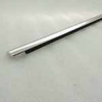 Oriģinālā BMW 5. sērijas F10 F11 F18 durvju līstes priekšējā labā loga līstes 51337182276