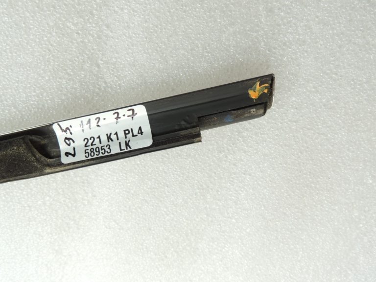 Oriģinālā BMW 5. sērijas F10 F11 F18 durvju līstes priekšējā labā loga līstes 51337182276