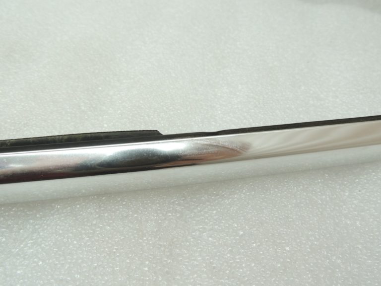 Oriģinālā BMW 5. sērijas F10 F11 F18 durvju līstes priekšējā labā loga līstes 51337182276