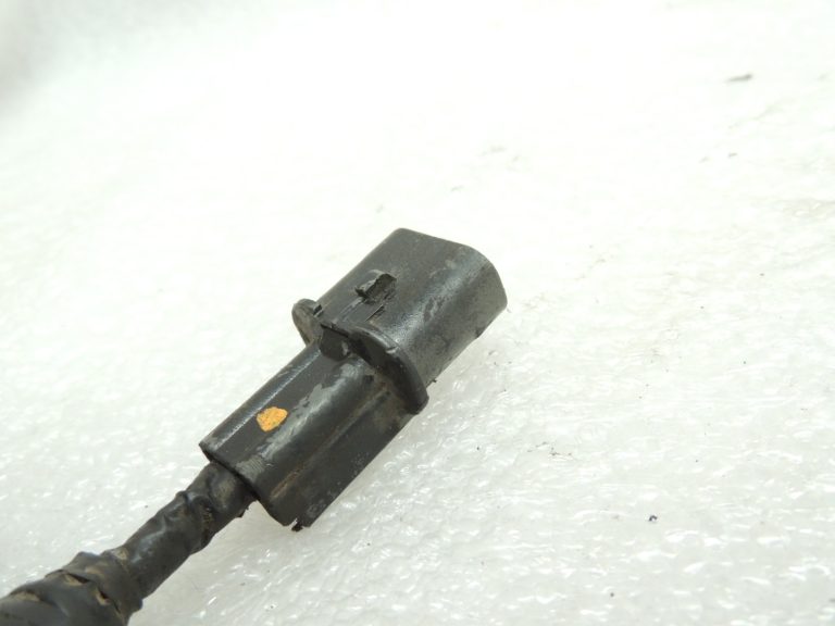 Mitsubishi L200 K74T 2.5TD aizmugurējās ass LSD sensors MB664396