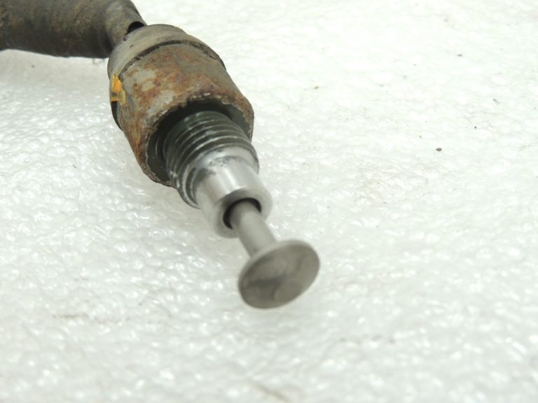Mitsubishi L200 K74T 2.5TD aizmugurējās ass LSD sensors MB664396