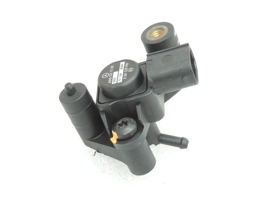 Oriģinālais Mercedes Benz C220d 651.921 Paaugstināta spiediena sensors MAP sensors A0101537228