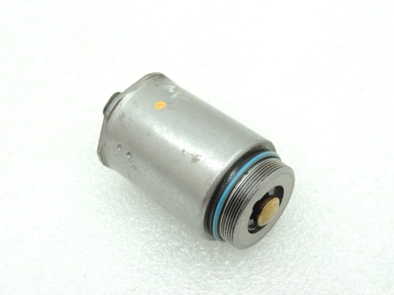 Mercedes Benz eļļas spiediena slēdža elektromagnētiskais vārsts A6511800115 eļļas spiediena vārsts A6511800115