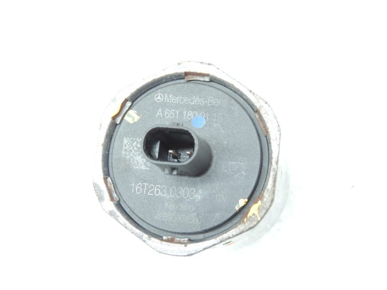 Mercedes Benz eļļas spiediena slēdža elektromagnētiskais vārsts A6511800115 eļļas spiediena vārsts A6511800115