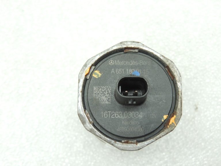 Mercedes Benz eļļas spiediena slēdža elektromagnētiskais vārsts A6511800115 eļļas spiediena vārsts A6511800115
