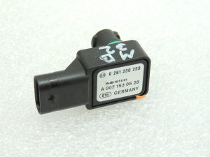 OE Mercedes W205 C63 AMG M117 Intake manifold pressure sensor Boost pressure sensor A0071530528