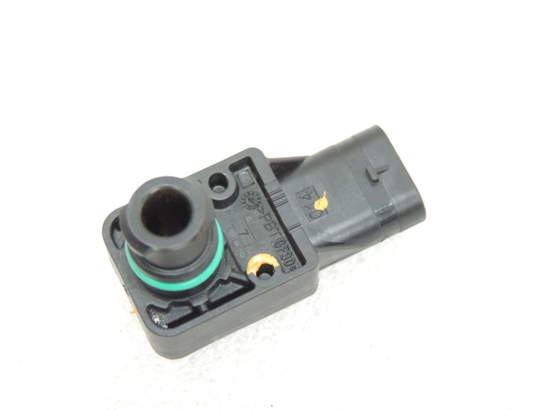 Mercedes W205 C63 AMG M117 ieplūdes kolektora spiediena sensors paaugstināta spiediena sensors A0071530528