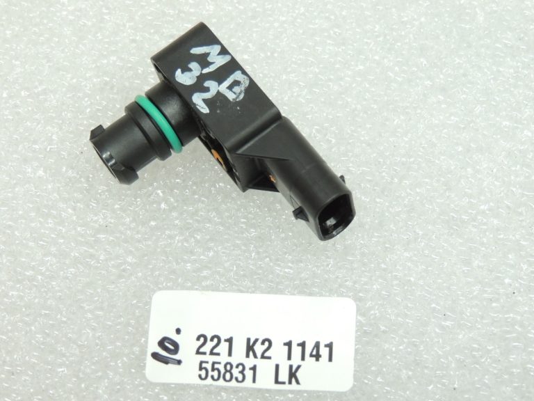 Mercedes W205 C63 AMG M117 ieplūdes kolektora spiediena sensors paaugstināta spiediena sensors A0071530528