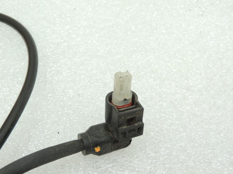 Oriģinālā Mercedes W205 C63 AMG M117 priekšējās ass elektroinstalācijas siksna kreisā A2055403706