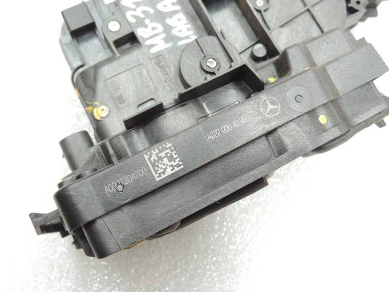 Oriģinālā Mercedes Benz W205 aizmugurējā labā durvju slēdzene A0997309600