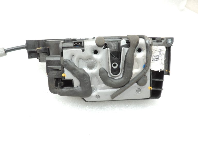 Oriģinālā Mercedes Benz W205 aizmugurējā labā durvju slēdzene A0997309600
