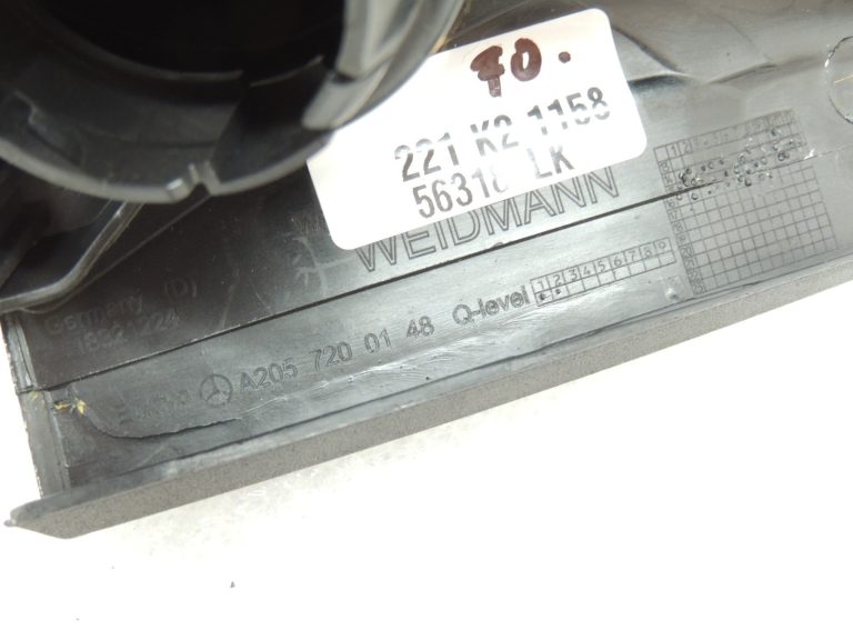 Mercedes Benz W205 durvju augstfrekvences skaļruņa vāks kreisais A2057200148