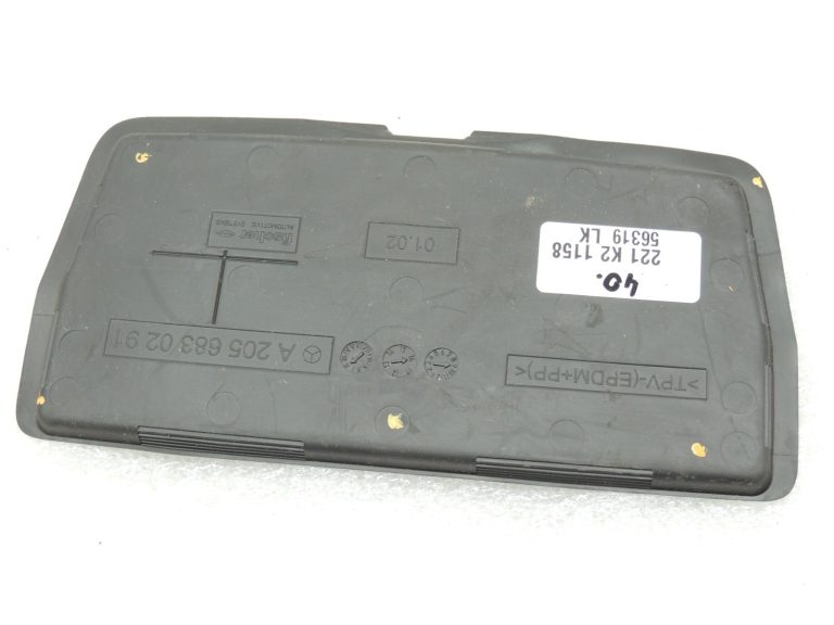 Oriģinālais Mercedes Benz W205 centrālās konsoles nodalījuma gumijas paklājiņš A2056801307