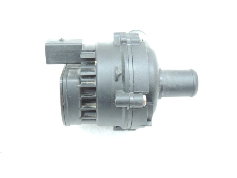 Oriģinālais Mercedes Benz W205 OM651 papildu ūdens sūknis Ūdens sūknis A2118350364