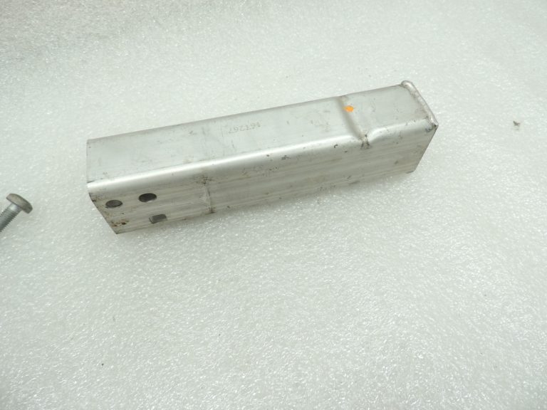 Oriģinālais Mercedes Benz W205 priekšējais kreisais radiatora balsts A2055014120