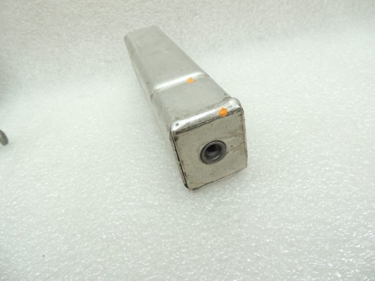 Oriģinālais Mercedes Benz W205 priekšējais kreisais radiatora balsts A2055014120