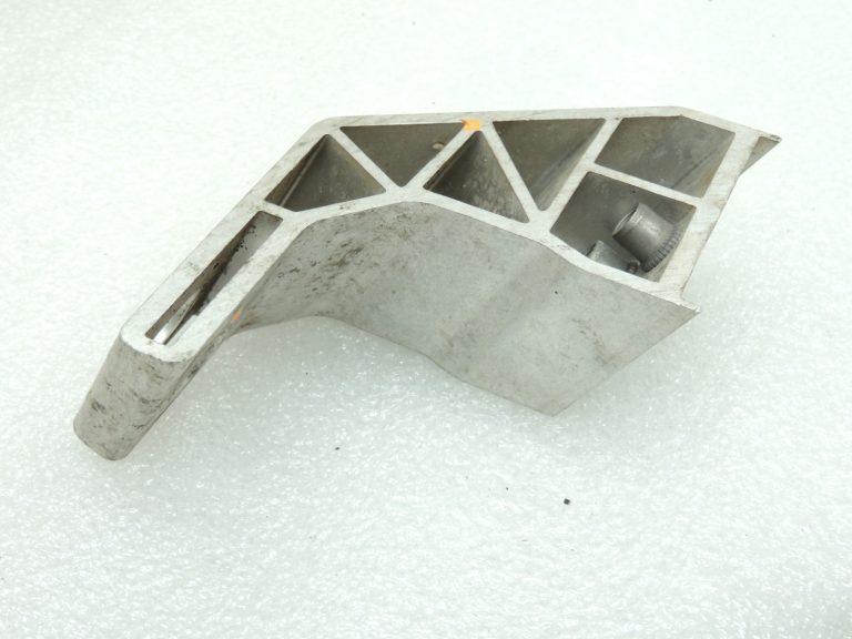 Oriģinālais Mercedes Benz W205 priekšējais kreisais radiatora balsts A2055014120