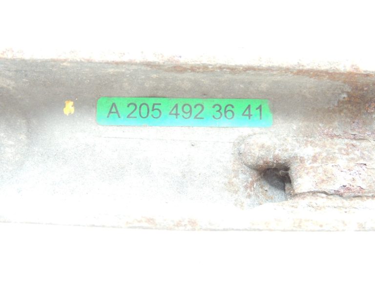 Oriģinālā aprīkojuma Mercedes Benz W205 AMG C63 izplūdes caurules kronšteins, aizmugurējais labais A2054923641