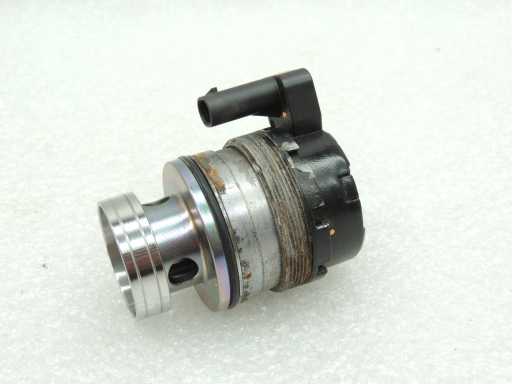Oriģinālais Mercedes Benz W205 priekšējo amortizatoru elektromagnētiskais vārsts A05270715
