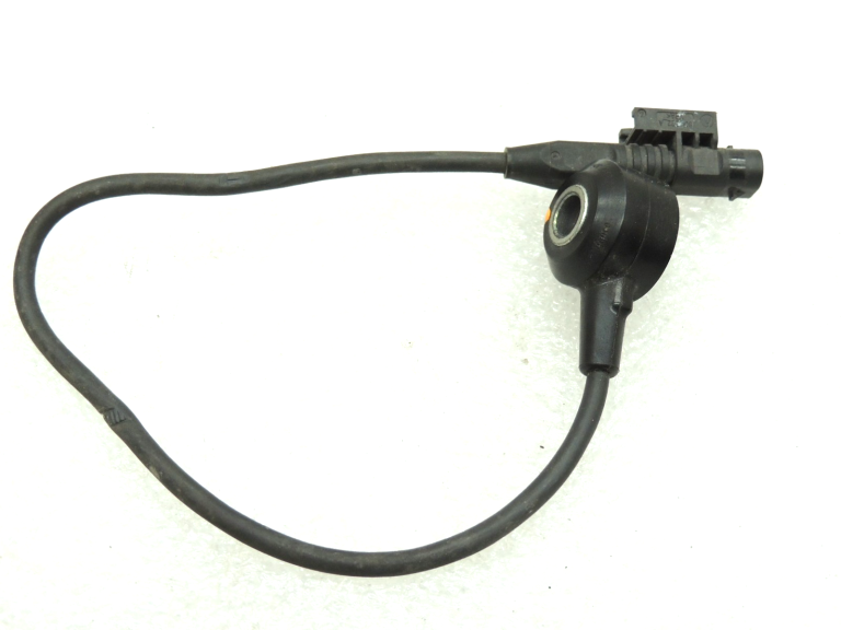 Oriģinālais Mercedes Benz W205 AMG C63 M117 domkrata sensors A0071530428