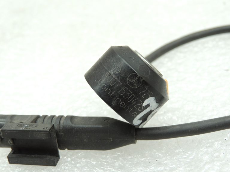 Oriģinālais Mercedes Benz W205 AMG C63 M117 domkrata sensors A0071530428