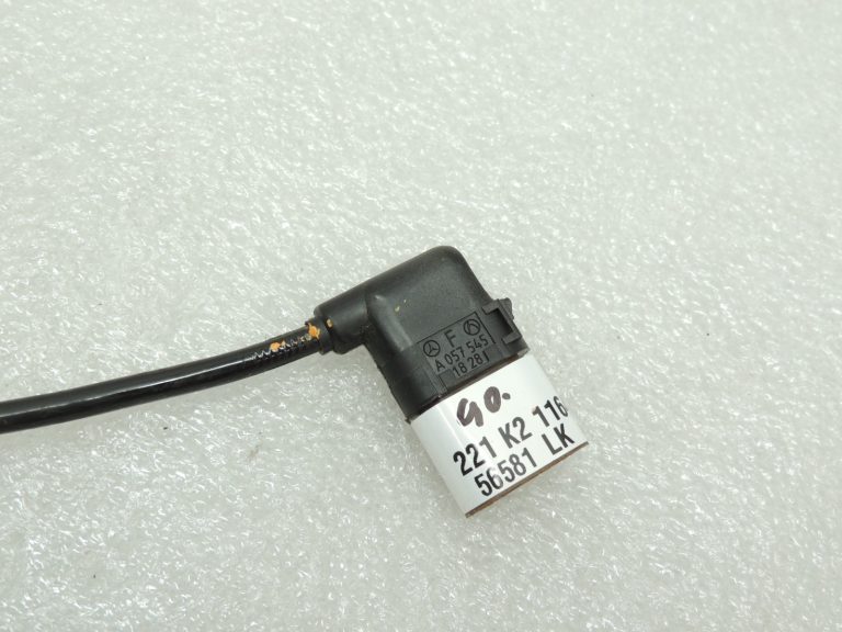 Oriģinālā Mercedes W205 C63 AMG M117 aizmugurējās ass amortizatora elektroinstalācijas instalācija pa labi