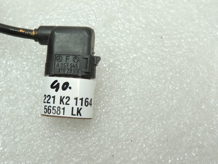 Oriģinālā Mercedes W205 C63 AMG M117 aizmugurējās ass amortizatora elektroinstalācijas instalācija pa labi