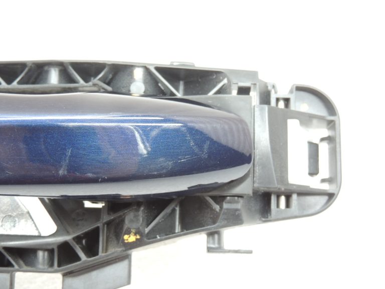 Oriģinālais Mercedes W205 aizmugurējais labās puses ārdurvju rokturis 890U Canvasite Blue A0997601800
