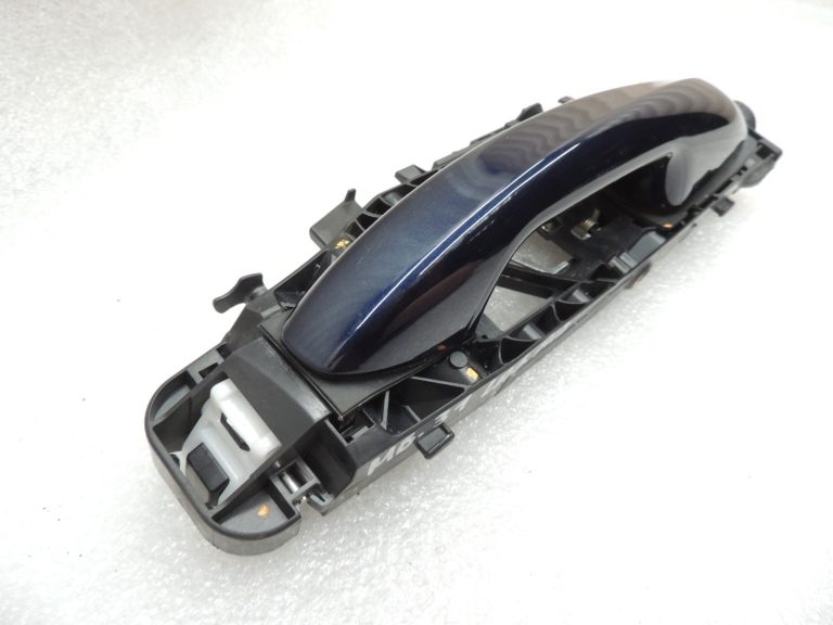 Oriģinālais Mercedes W205 aizmugurējais labās puses ārdurvju rokturis 890U Canvasite Blue A0997601800