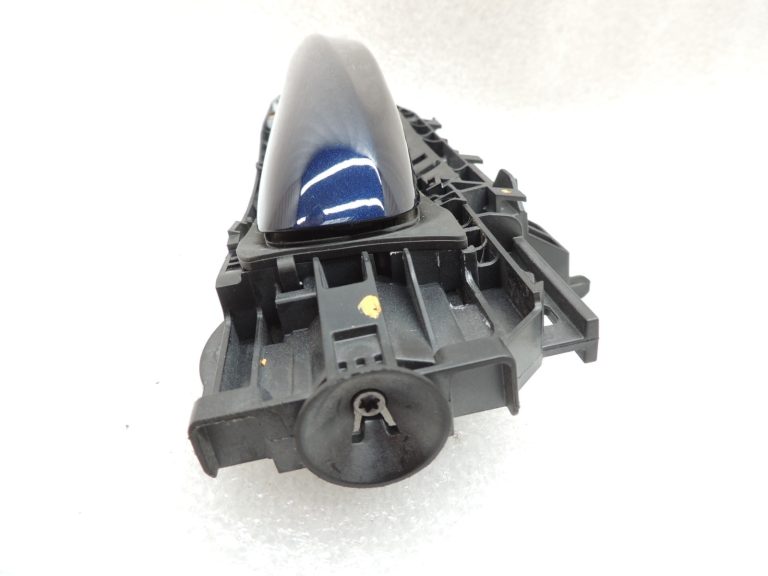 Oriģinālais Mercedes W205 aizmugurējais labās puses ārdurvju rokturis 890U Canvasite Blue A0997601800
