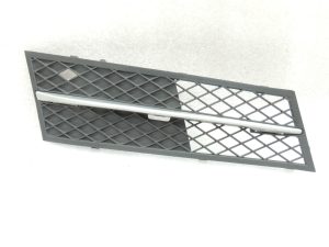 BMW 5. sērijas F10 F11 bampera gaisa ieplūdes režģis labajā pusē 51117200700 51117231860