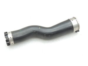 Oriģinālā BMW F07 F10 F11 2.0D N47N N47D20C Uzpildes gaisa šļūtene pa labi 11617810614