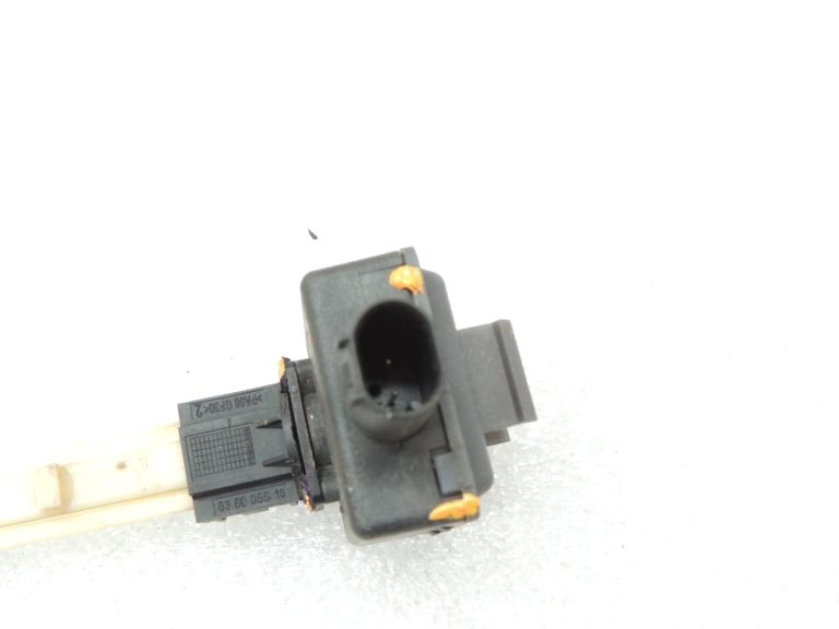 Oriģinālais BMW F10 F11 gājēju aizsardzības sensors F-Optik vadības bloks 65769284846