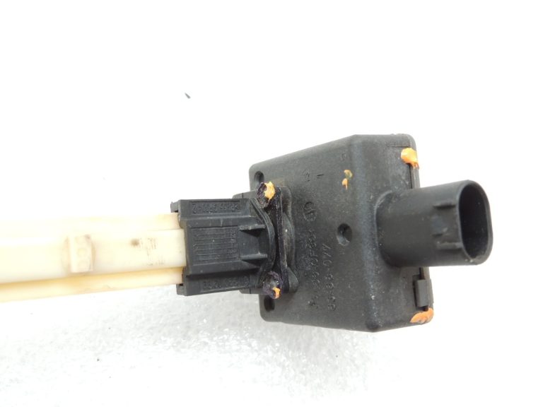 Oriģinālais BMW F10 F11 gājēju aizsardzības sensors F-Optik vadības bloks 65769284846