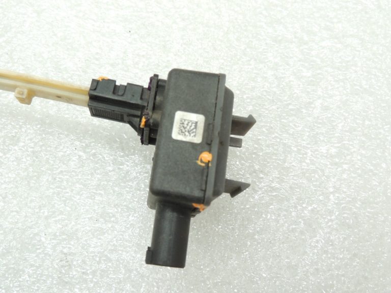 Oriģinālais BMW F10 F11 gājēju aizsardzības sensors F-Optik vadības bloks 65769284846