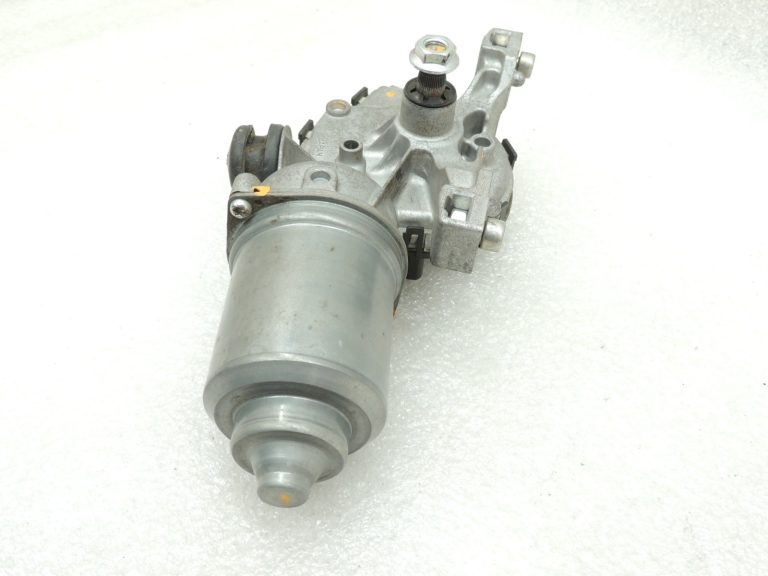 OE Mazda 6 III GJ GL Vējstikla tīrītāja motora priekšējais tīrītāja motors GHP967340