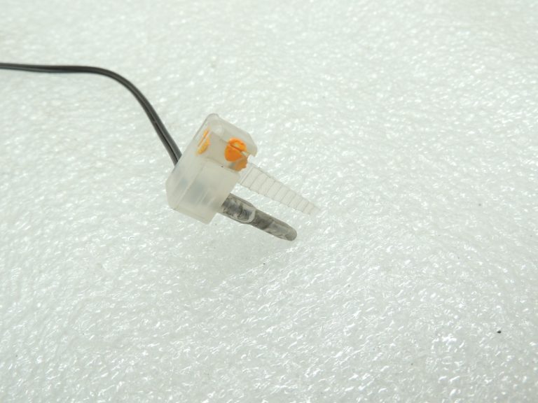 Oriģinālais Mazda 6 GJ gaisa kondicioniera iztvaicētāja sensors KD4561J22
