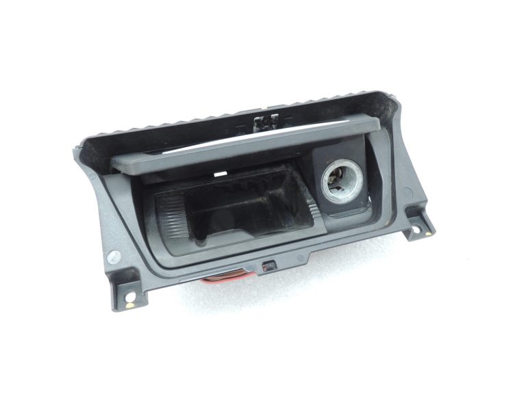 Oriģinālā BMW 5. sērijas F10 F11 centrālās konsoles priekšējā pelnu trauksme 51169171558