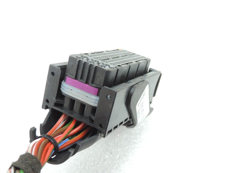 Mercedes W205 94-pin motora vadības bloka kontaktligzda Remonts 1355125