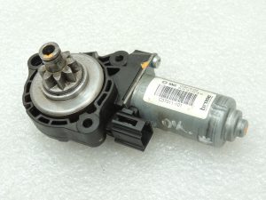 Oriģinālā aprīkojuma Mercedes W205 X253 W213 W463 sēdekļa regulēšanas servomotors pa labi A0009102509
