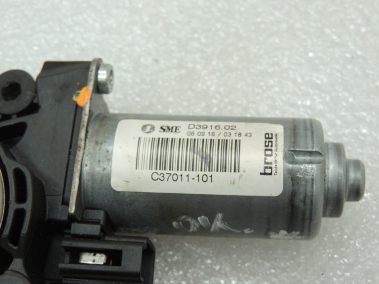 Oriģinālā aprīkojuma Mercedes W205 X253 W213 W463 sēdekļa regulēšanas servomotors pa labi A0009102509