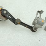 Oriģinālais Mercedes W205 aizmugurējās ass līmeņa sensors ar sakabi A0009053704
