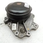 Oriģinālais Mercedes Benz OM651 motora dzesēšanas ūdens sūknis A6512006001