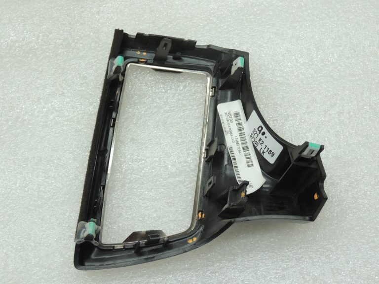 Ford Ranger P375 TKE Instrumentu paneļa vāks kreisais centrālais EB3B-41045J78-HDW