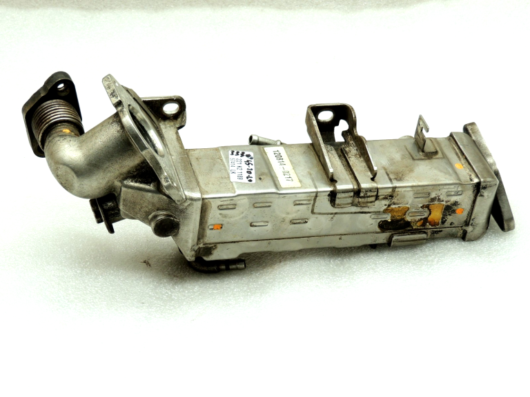 Oriģinālais BMW N47N N57N EGR dzesētāja korpuss 11717822350