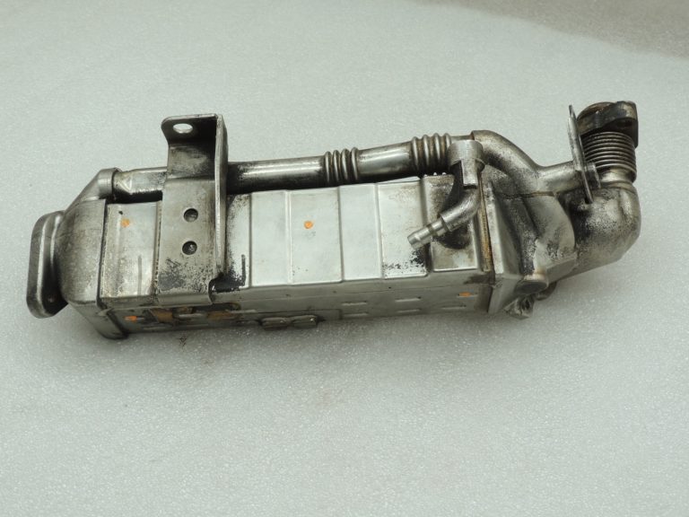 Oriģinālais BMW N47N N57N EGR dzesētāja korpuss 11717822350